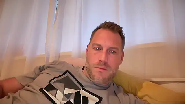 Christian87xxx online show from September 18, 2025, 5:15 pm