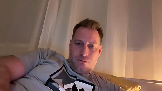 Christian87xxx online show from December 13, 2025, 11:43 pm