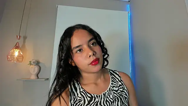 Roxy Stonee online show from June 4, 2026, 6:03 pm