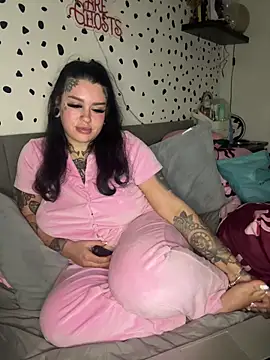 tempzzz12 online show from April 2, 2026, 8:39 pm