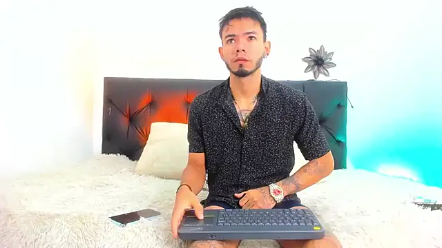 Niick01  online show from March 12, 2025, 11:53 am