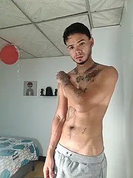 Niick01  online show from November 12, 2025, 4:51 pm