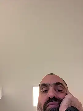 fuocovivo4 online show from February 13, 2025, 12:21 pm