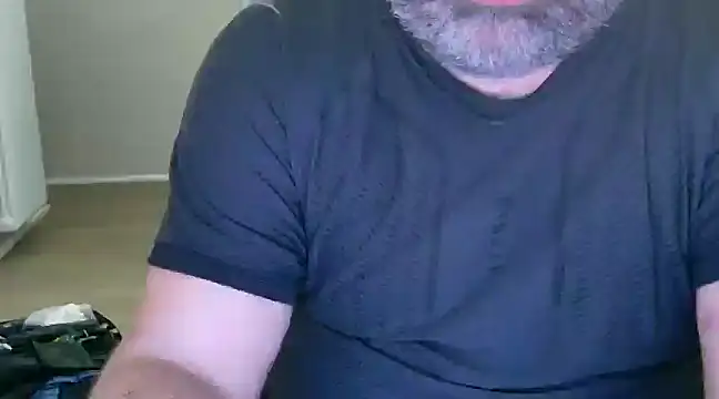 fuocovivo4 online show from March 13, 2025, 5:28 pm