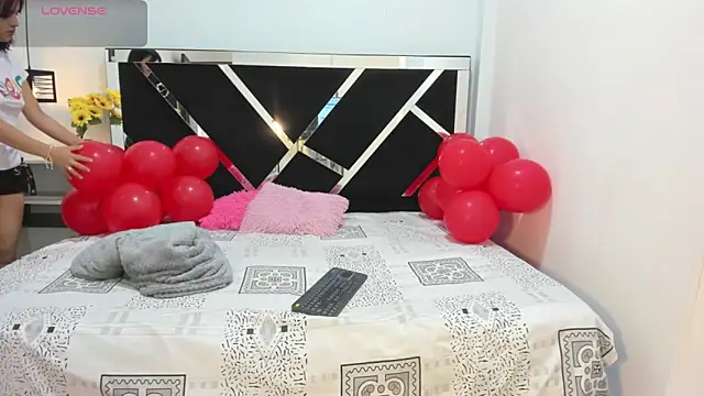 Annyrosee online show from February 26, 2025, 7:49 pm