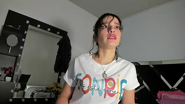 Annyrosee online show from March 4, 2025, 8:27 pm