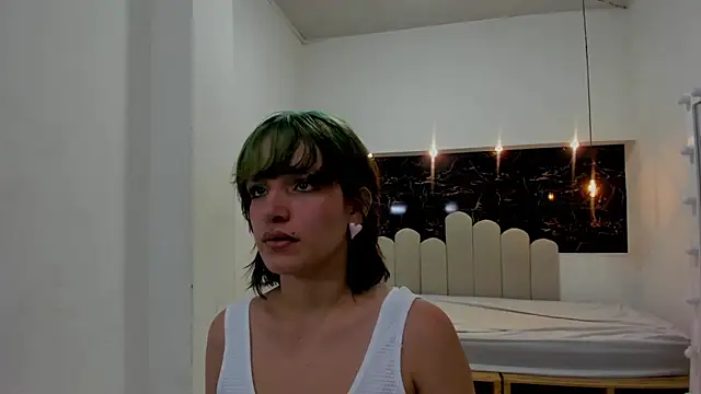 Annyrosee online show from September 22, 2025, 7:49 pm