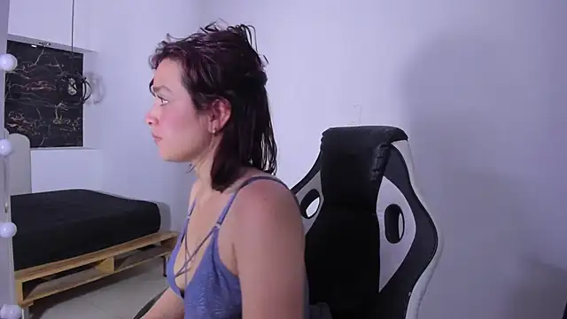 Annyrosee online show from November 22, 2025, 12:59 pm