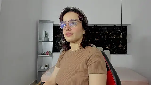 Annyrosee online show from February 2, 2026, 7:56 pm