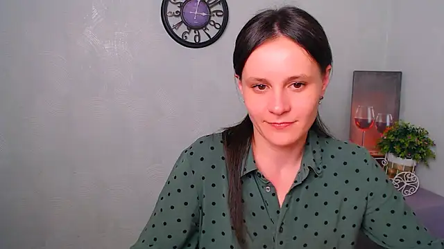 ValeriaHeart  online show from February 27, 2025, 7:04 pm