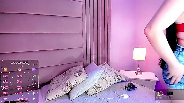 Dalis Hills online show from April 7, 2026, 4:46 am