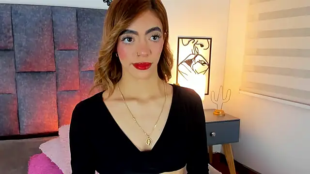 Snapshot of Violetta_Ficher chatting on June 21, 2026, 2:03 am Violetta Ficher online show from June 21, 2026, 2:03 am