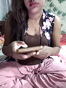 Snapshot of monekhan123 chatting on February 3, 2025, 5:14 pm monekhan123 online show from February 3, 2025, 5:14 pm