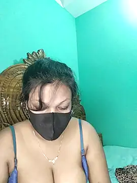 Snapshot of monekhan123 chatting on October 10, 2025, 7:46 pm monekhan123 online show from October 10, 2025, 7:46 pm