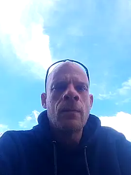 Snapshot of Boss5989 chatting on April 15, 2026, 2:35 pm Boss5989 online show from April 15, 2026, 2:35 pm