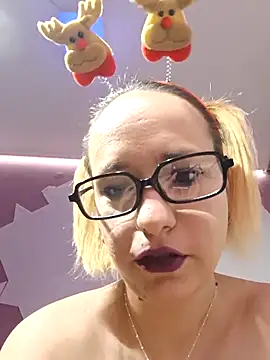 Mia RainX online show from November 19, 2025, 2:28 pm