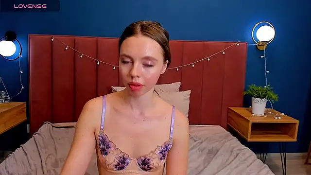 TessaAdorable online show from February 9, 2025, 8:00 am