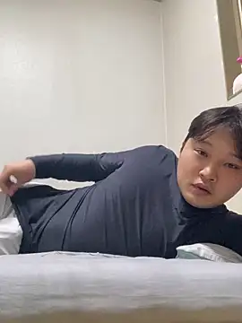 Snapshot of offwhite777 chatting on March 16, 2025, 10:44 am offwhite777 online show from March 16, 2025, 10:44 am