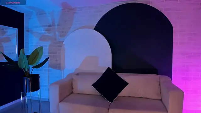 BeccaBaxter online show from July 8, 2026, 12:31 pm