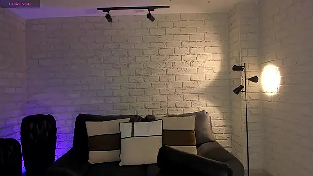 BeccaBaxter online show from July 16, 2026, 12:33 pm