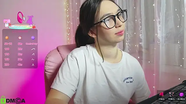 Snapshot of Arianahot777 chatting on October 13, 2025, 9:26 pm Arianahot777 online show from October 13, 2025, 9:26 pm