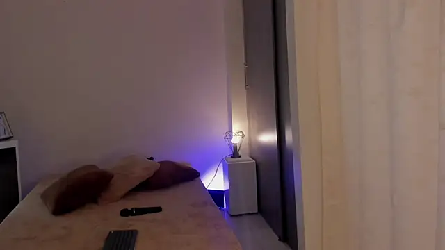 leahaltomm online show from March 7, 2025, 8:44 pm