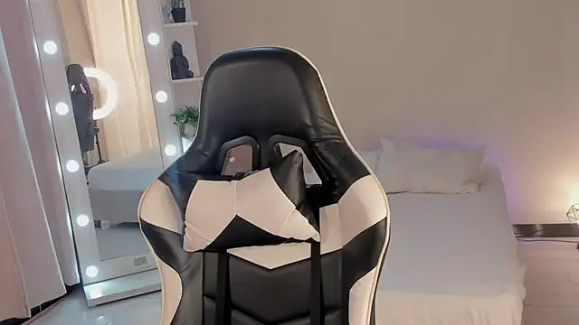 leahaltomm online show from March 21, 2025, 6:18 pm