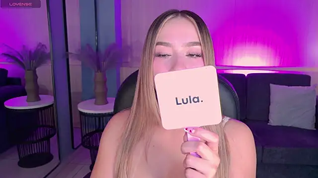 AmaiaHaywood online show from October 7, 2025, 4:42 am