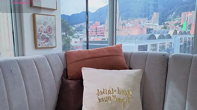 Daphne chers online show from February 3, 2026, 7:52 pm