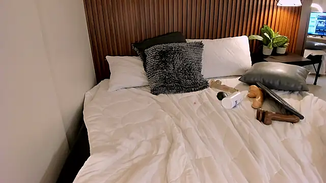  michel bbw online show from February 4, 2025, 5:10 am