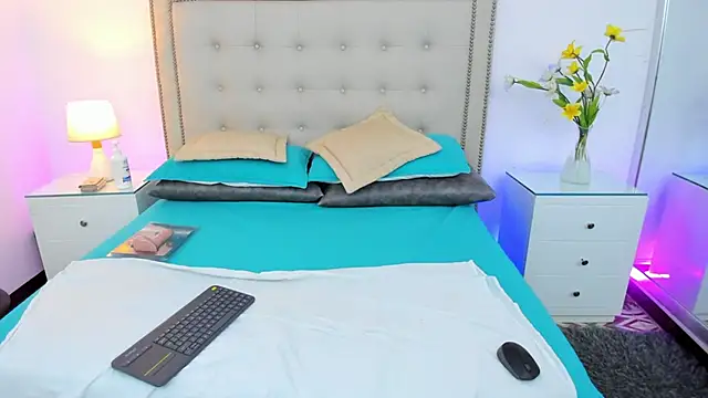 Sofiavillegaz online show from March 18, 2025, 7:31 pm