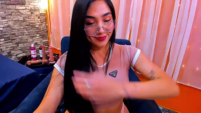 Snapshot of Enyel_valmina chatting on March 6, 2025, 9:09 pm Enyel valmina online show from March 6, 2025, 9:09 pm