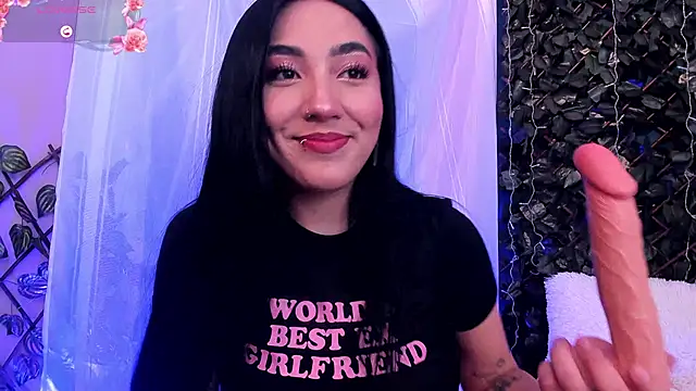Snapshot of Enyel_valmina chatting on March 22, 2025, 8:26 pm Enyel valmina online show from March 22, 2025, 8:26 pm