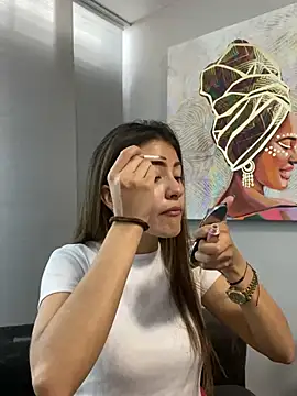 Andrea18 blonde online show from February 18, 2025, 2:27 pm