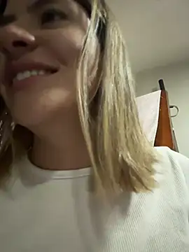 Andrea18 blonde online show from January 17, 2026, 3:50 pm