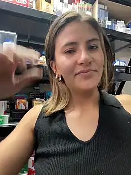 Andrea18 blonde online show from March 17, 2026, 7:17 pm