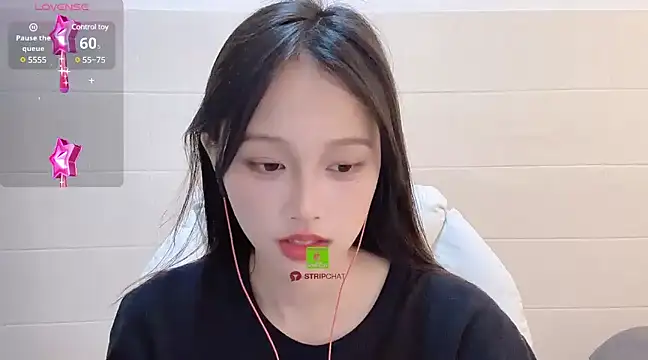 xunian71O online show from February 12, 2025, 1:27 pm