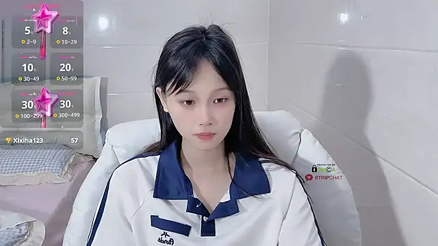 xunian71O online show from March 12, 2025, 9:35 pm