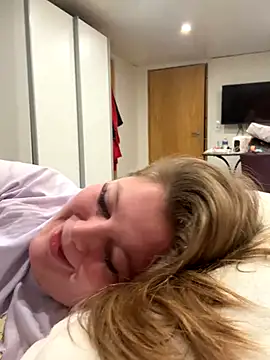 Lars-Lola online show from December 5, 2025, 9:40 am