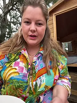 Snapshot of Lars-Lola chatting on July 12, 2026, 10:50 am Lars-Lola online show from July 12, 2026, 10:50 am