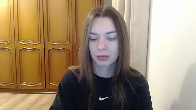 aurora lust online show from December 3, 2025, 6:32 am