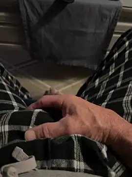 Avignon1963 online show from April 15, 2026, 3:24 am