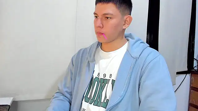 JamesCr  online show from February 12, 2025, 7:55 am