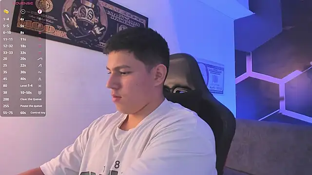 JamesCr  online show from September 23, 2025, 2:58 am