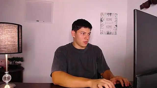 JamesCr  online show from October 4, 2025, 3:26 am