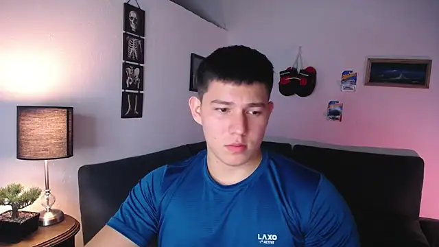 JamesCr  online show from February 20, 2026, 1:02 am