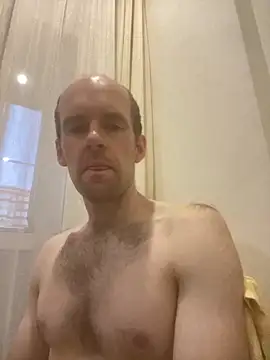 LynnAhNight online show from September 24, 2025, 3:10 am