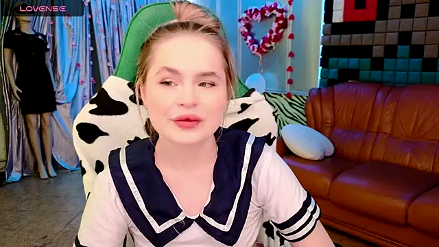 Snapshot of GoodJessi chatting on February 15, 2025, 8:11 am GoodJessi online show from February 15, 2025, 8:11 am