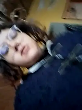 xomimuka online show from November 14, 2025, 9:02 pm