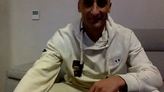 ANGELSANTAMARIA- online show from October 7, 2025, 10:51 pm